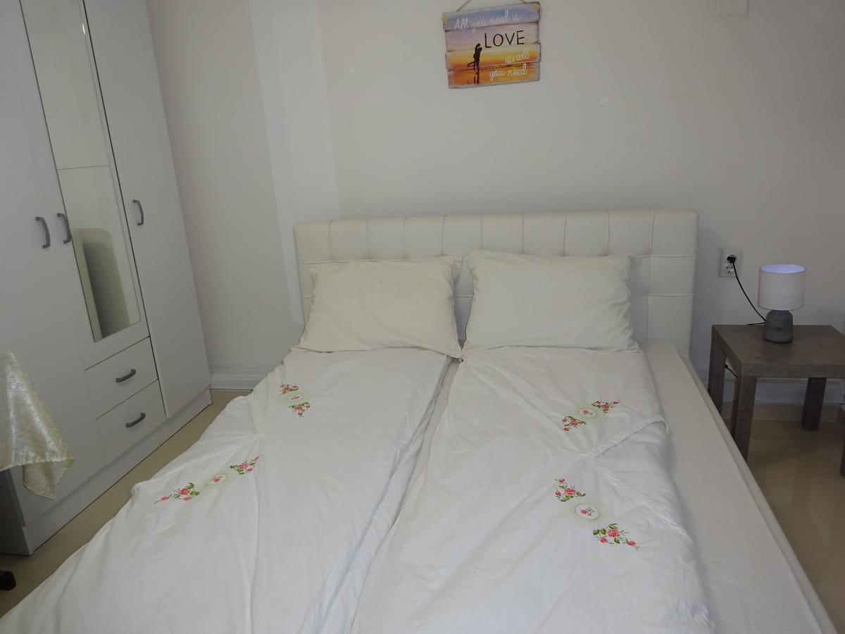 Jasmin White Apartment Скопье Экстерьер фото